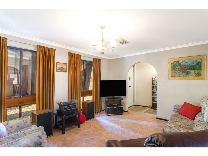 1 Hawkins Street, Rockingham WA 6168