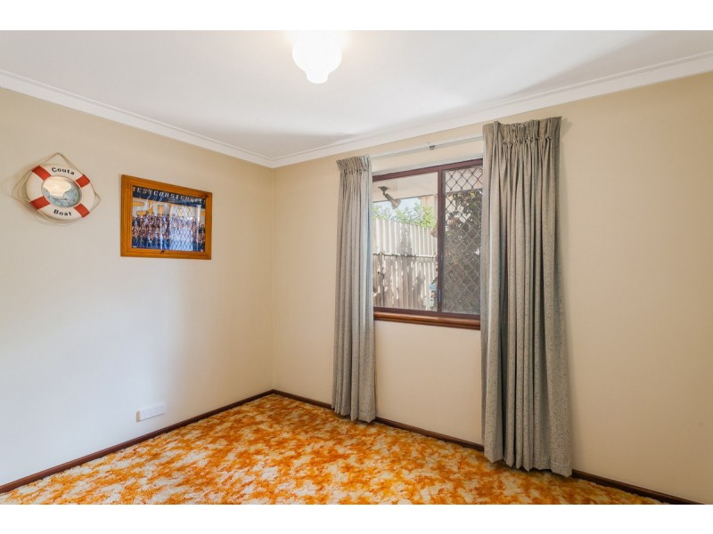 1 Hawkins Street, Rockingham WA 6168