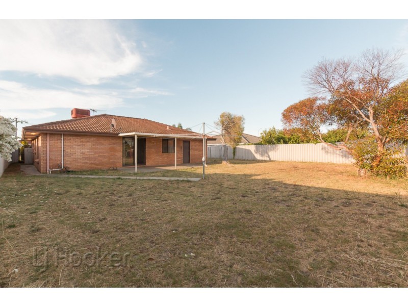 13 Nabberu Loop, Cooloongup WA 6168