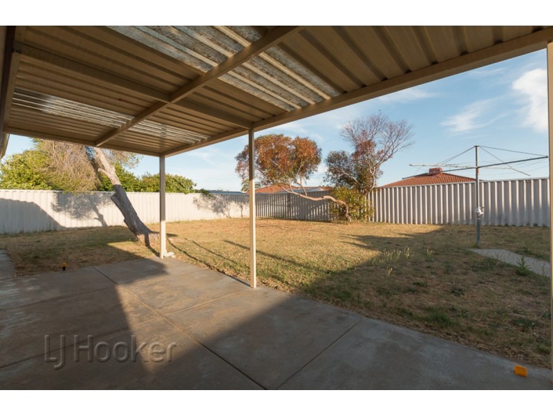 13 Nabberu Loop, Cooloongup WA 6168