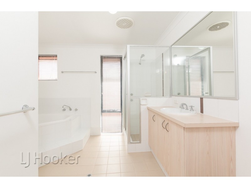 10 Celtic Crescent, Shoalwater WA 6169