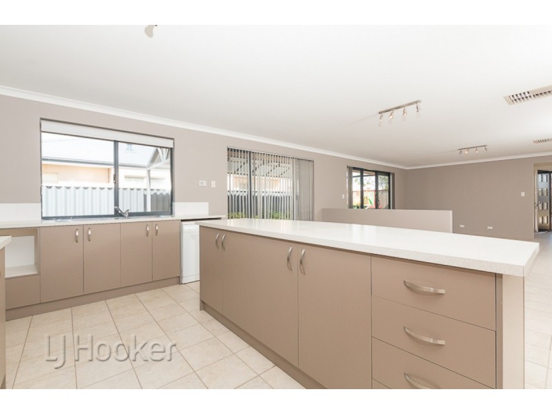 10 Celtic Crescent, Shoalwater WA 6169