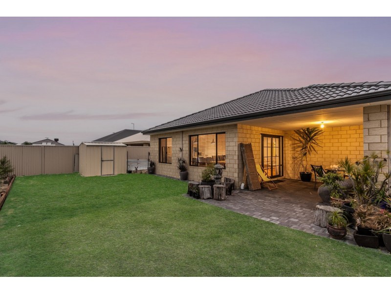 162 Harrington Waters Drive, Waikiki WA 6169