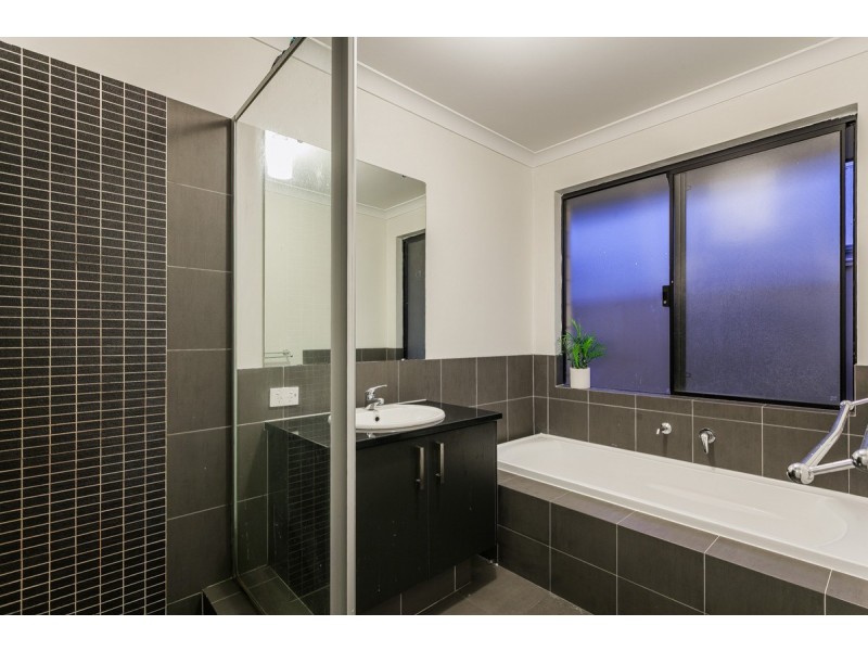 162 Harrington Waters Drive, Waikiki WA 6169