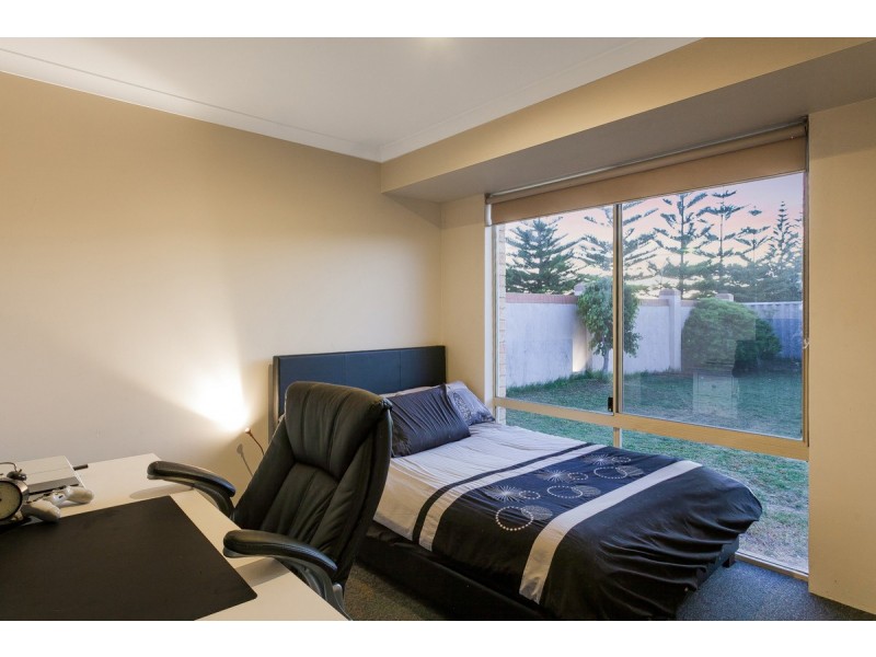 1 Fontainebleu Vista, Port Kennedy WA 6172