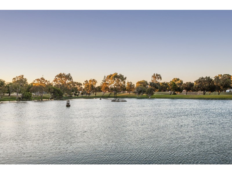 1 Fontainebleu Vista, Port Kennedy WA 6172