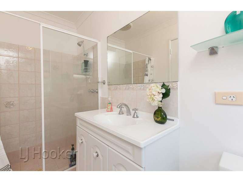 20 Glencoe Place, Cooloongup WA 6168