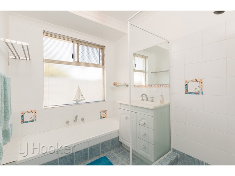 20 Glencoe Place, Cooloongup WA 6168
