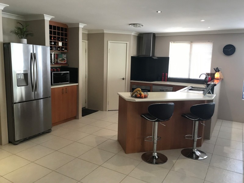 9 Dunster Way, Orelia WA 6167