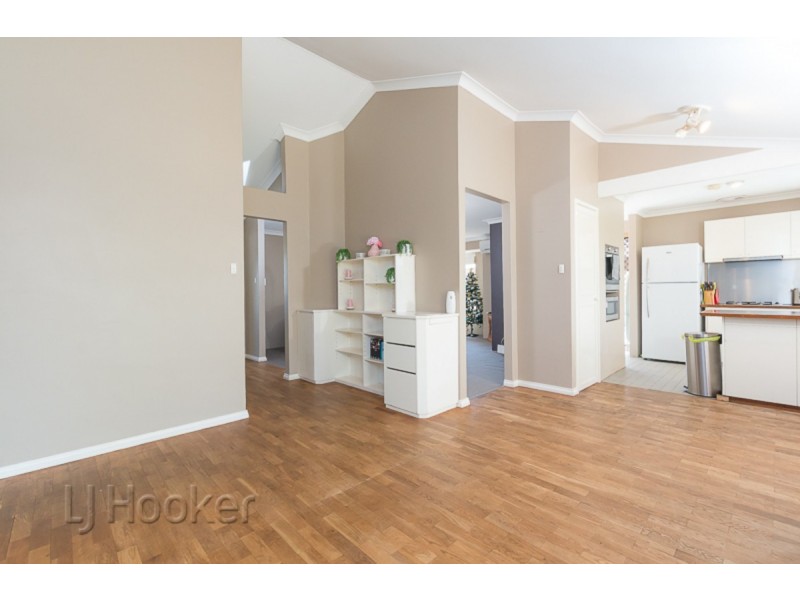 11 Jubilee Drive, Waikiki WA 6169