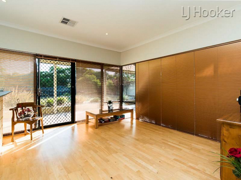 8 Latiano Green, Secret Harbour WA 6173