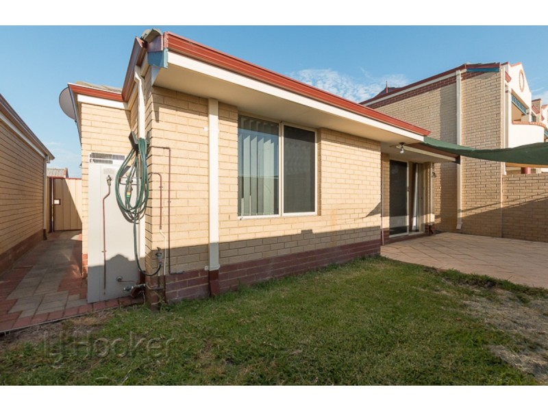 12/4 Marlo Place, Waikiki WA 6169