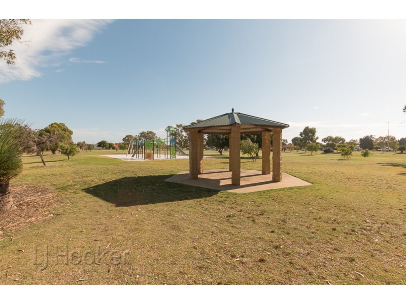 12/4 Marlo Place, Waikiki WA 6169