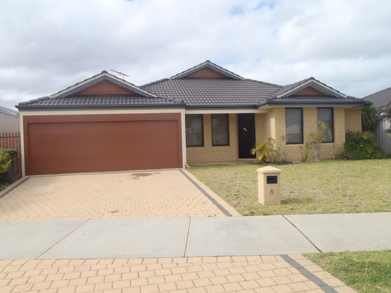 5 Noosa Drive, Secret Harbour WA 6173