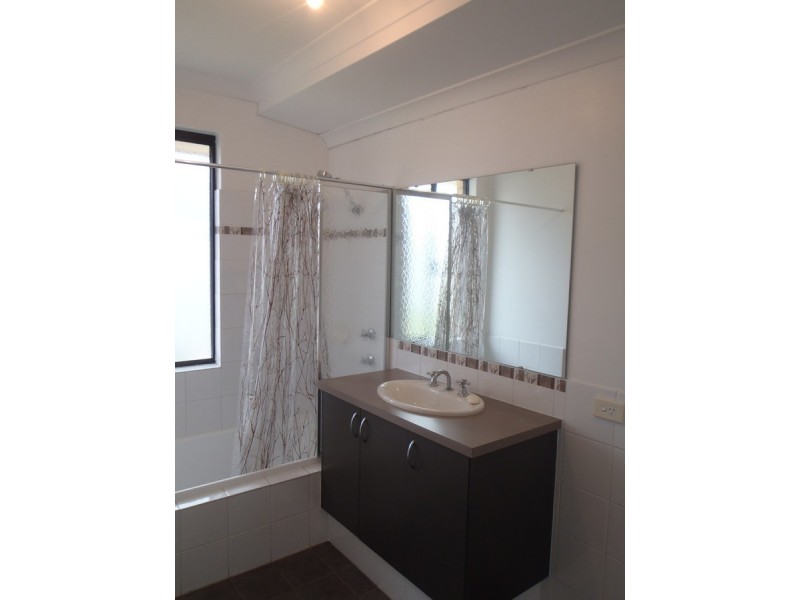 5 Noosa Drive, Secret Harbour WA 6173