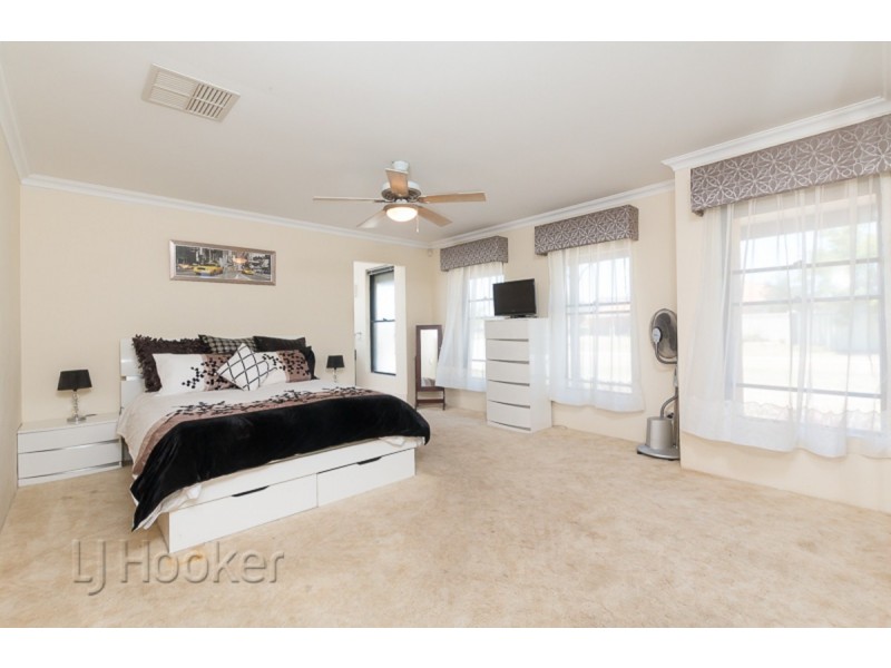 73 Toledo Circuit, Port Kennedy WA 6172