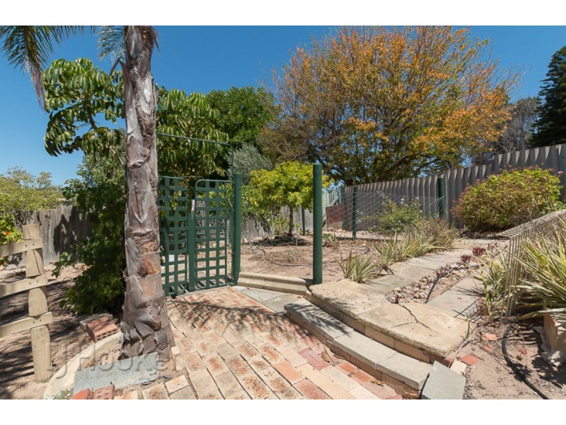 25 Carvie Street, Hillman WA 6168