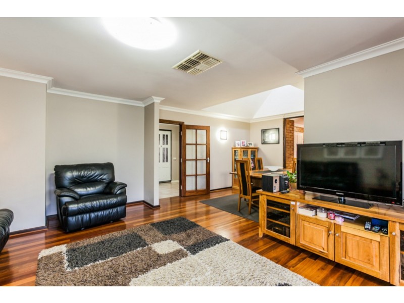 65 Kingsbridge Drive, Warnbro WA 6169