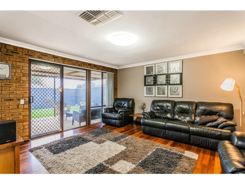 65 Kingsbridge Drive, Warnbro WA 6169