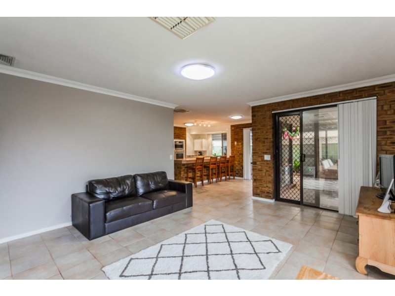 65 Kingsbridge Drive, Warnbro WA 6169