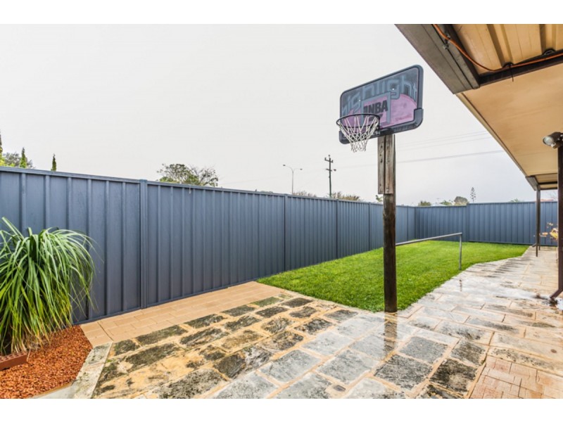 65 Kingsbridge Drive, Warnbro WA 6169