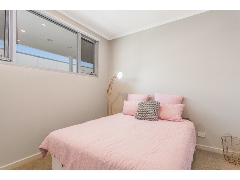 64/24 Flinders Lane, Rockingham WA 6168