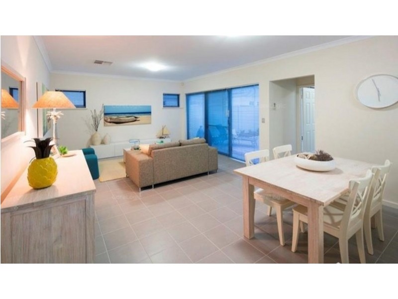 8/56 Westlinton Circle, Waikiki WA 6169