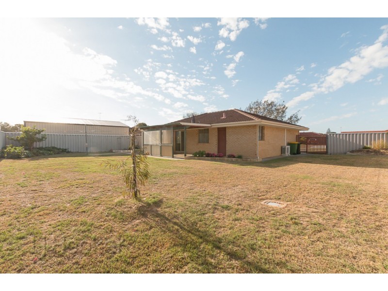 8 Georgetown Drive, Safety Bay WA 6169