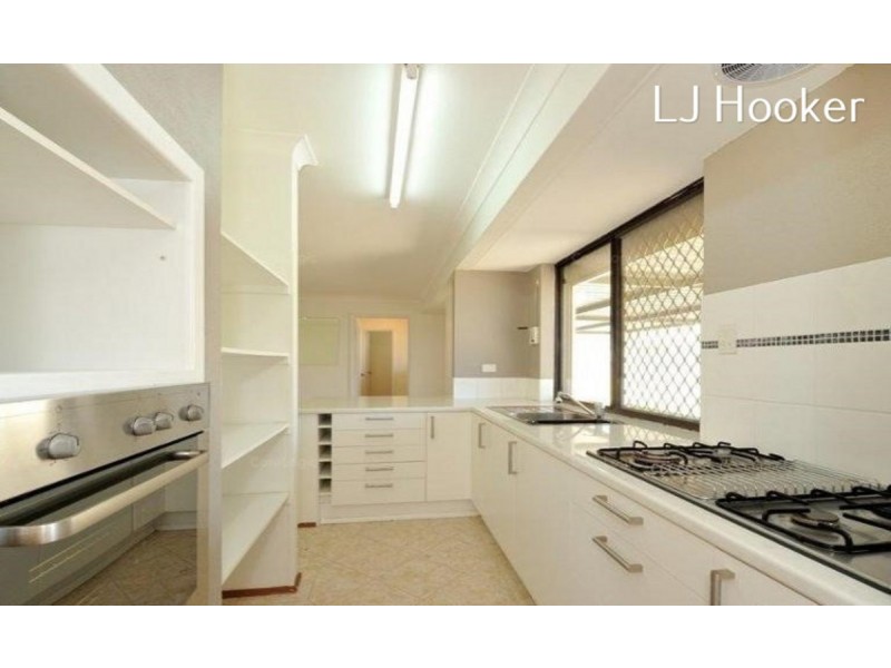 11 Grange Drive, Cooloongup WA 6168
