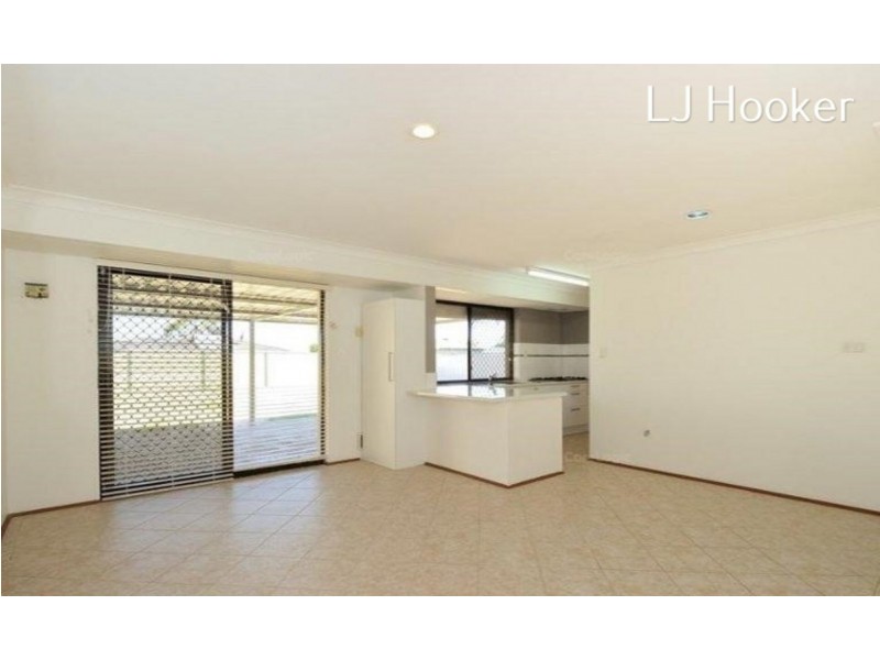 11 Grange Drive, Cooloongup WA 6168