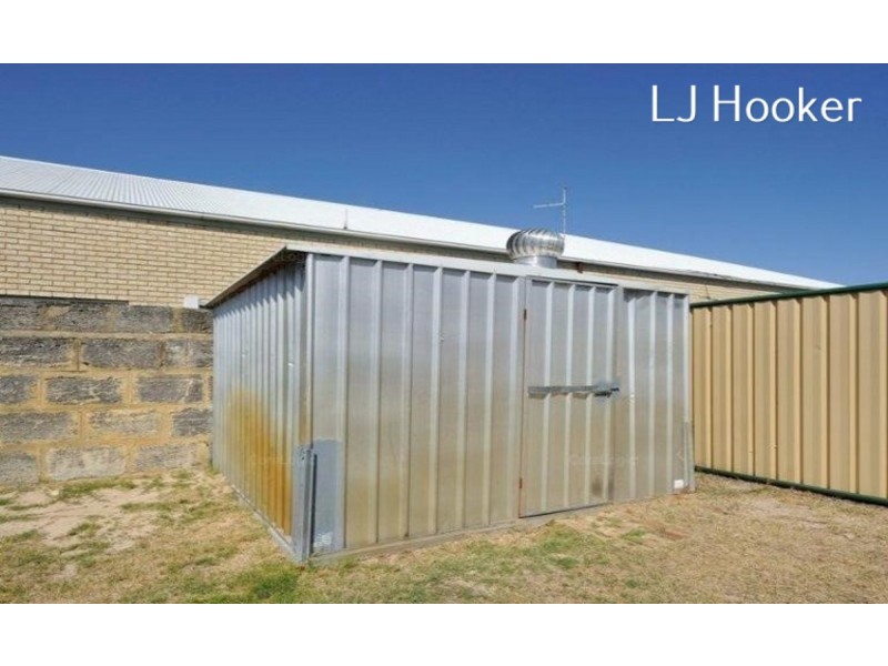 11 Grange Drive, Cooloongup WA 6168