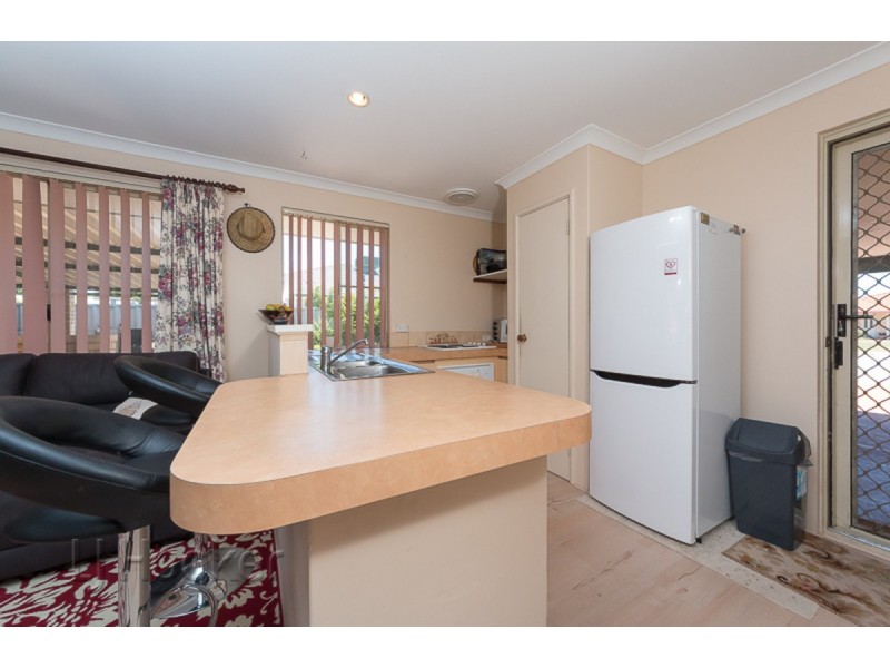 8 Talma Place, Warnbro WA 6169
