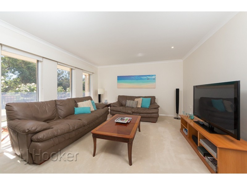 15 Oak Ridge Meander, Success WA 6164