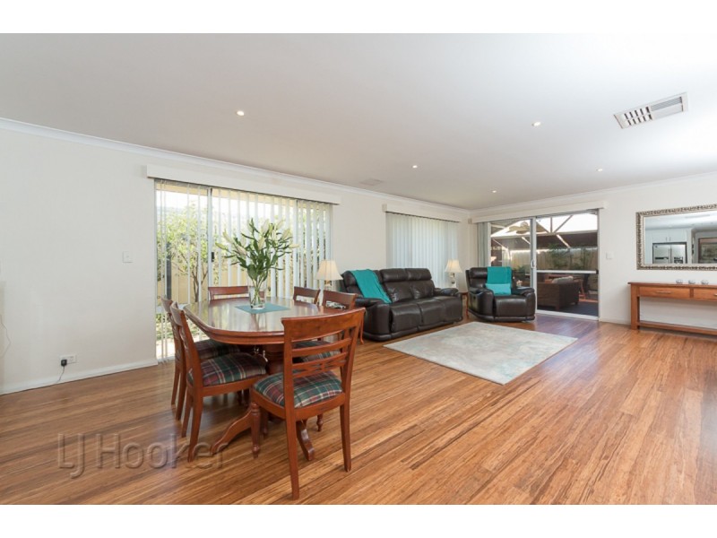 15 Oak Ridge Meander, Success WA 6164