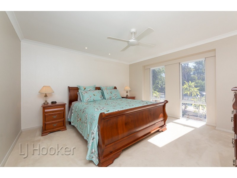 15 Oak Ridge Meander, Success WA 6164