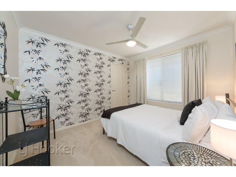 15 Oak Ridge Meander, Success WA 6164