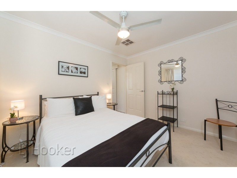 15 Oak Ridge Meander, Success WA 6164