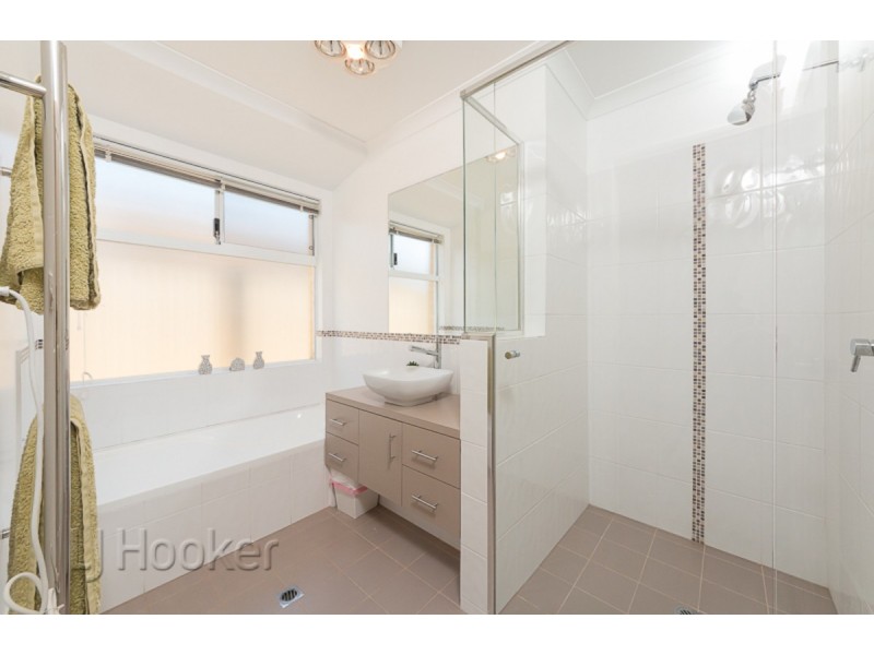 15 Oak Ridge Meander, Success WA 6164