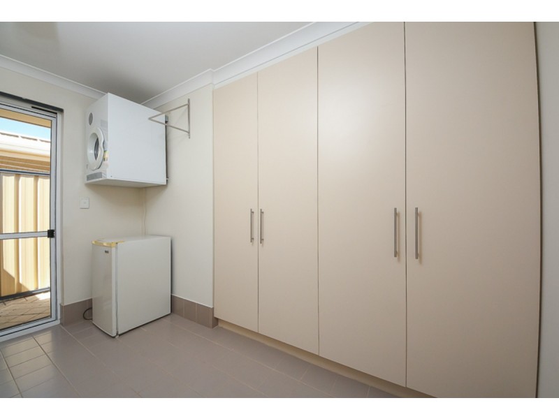 15 Oak Ridge Meander, Success WA 6164