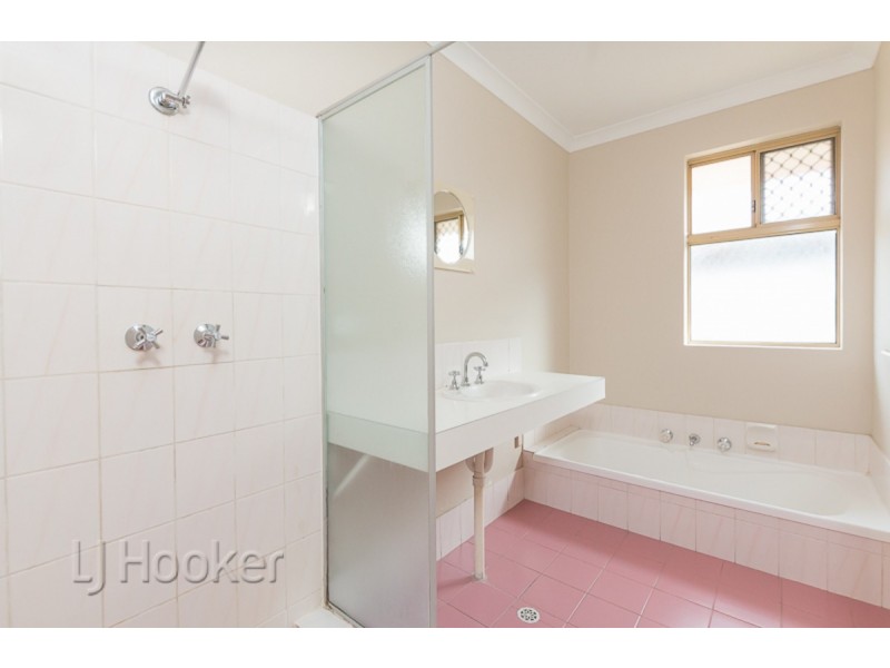 9 Fortescue Road, Cooloongup WA 6168