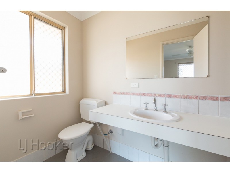 9 Fortescue Road, Cooloongup WA 6168