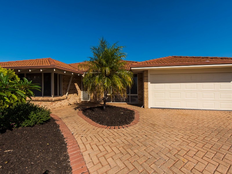 4 Oceanic Court, Port Kennedy WA 6172