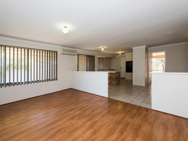 4 Oceanic Court, Port Kennedy WA 6172