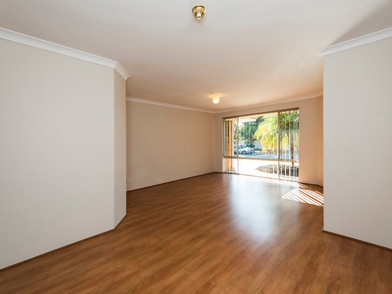 4 Oceanic Court, Port Kennedy WA 6172