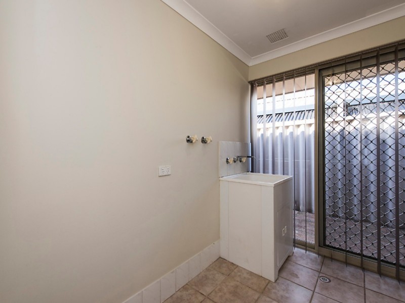 4 Oceanic Court, Port Kennedy WA 6172