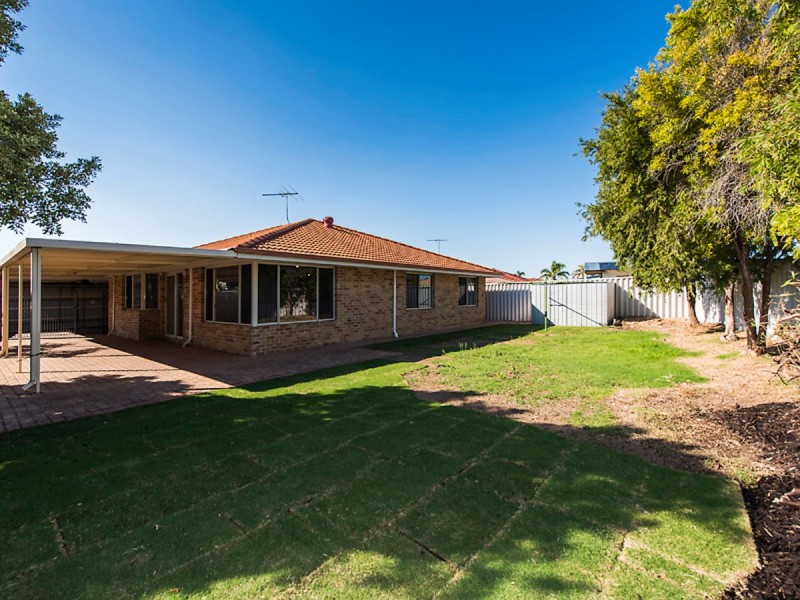4 Oceanic Court, Port Kennedy WA 6172