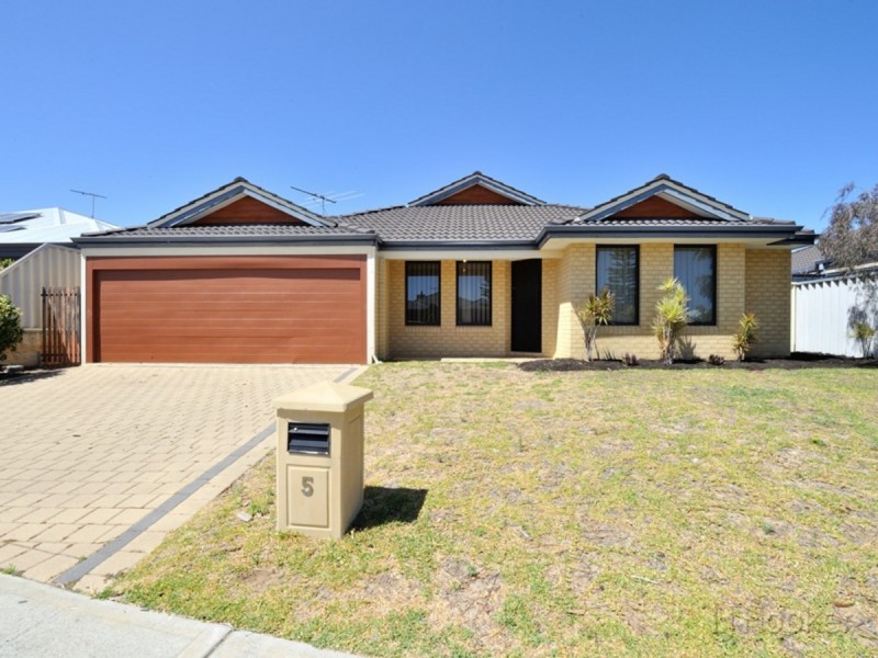 5 Noosa Drive, Secret Harbour WA 6173