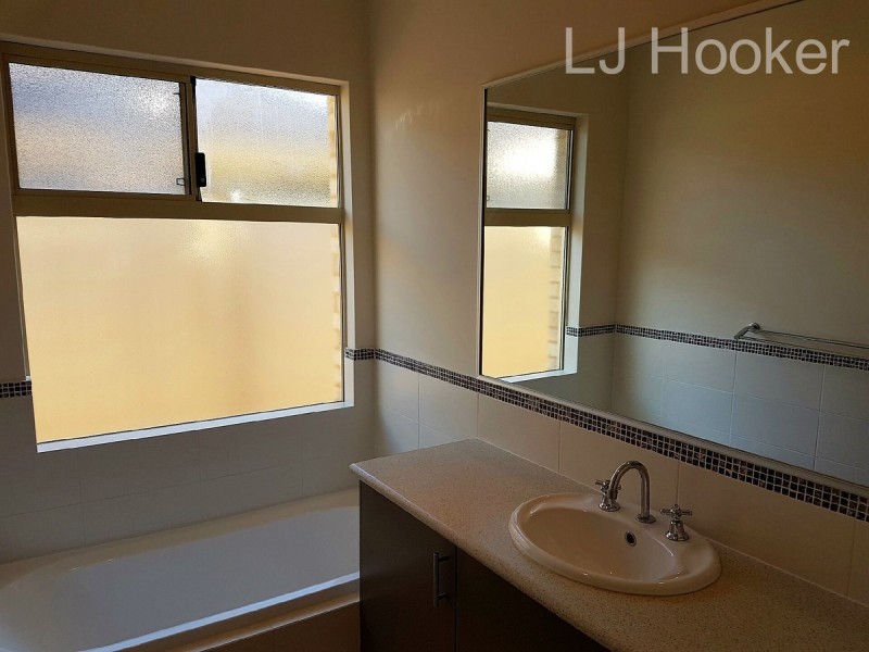 21 Swanbourne Avenue, Secret Harbour WA 6173