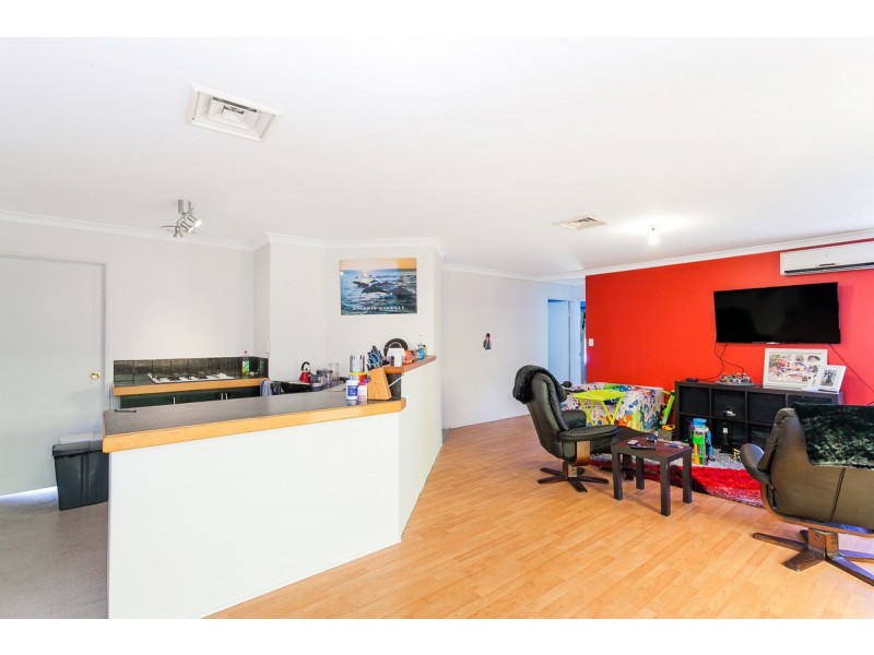 7 Sarah Ann Crescent, Warnbro WA 6169