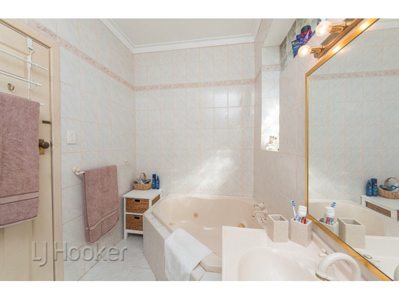 17 Churchill Avenue, Shoalwater WA 6169